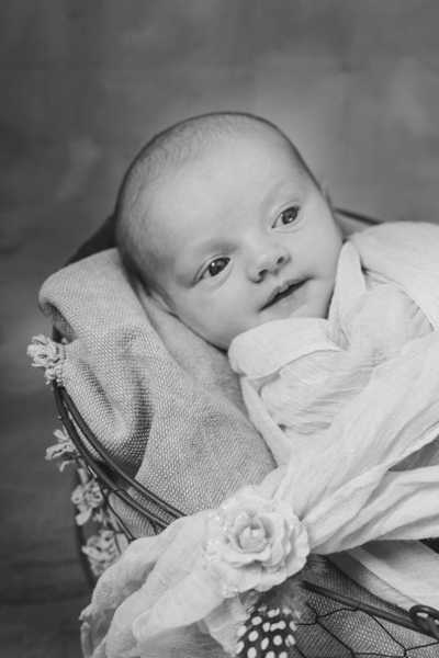 portrait bébé noir et blanc 
